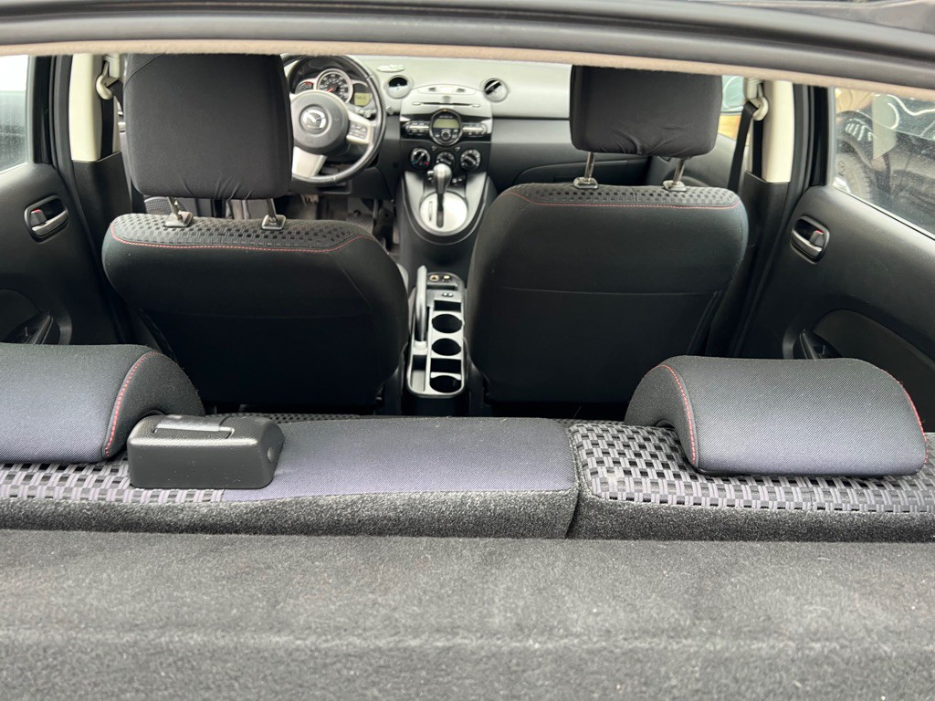 2014 Mazda Mazda2 Image 26