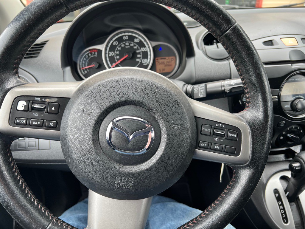 2014 Mazda Mazda2 Image 33