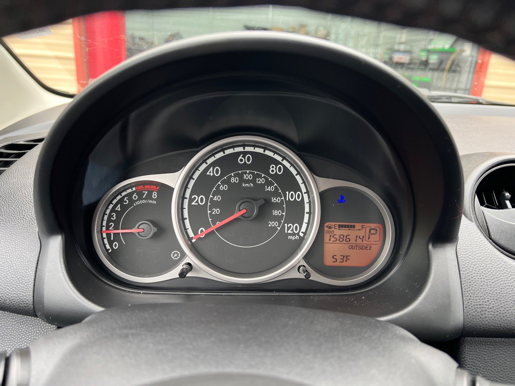 2014 Mazda Mazda2 Image 36