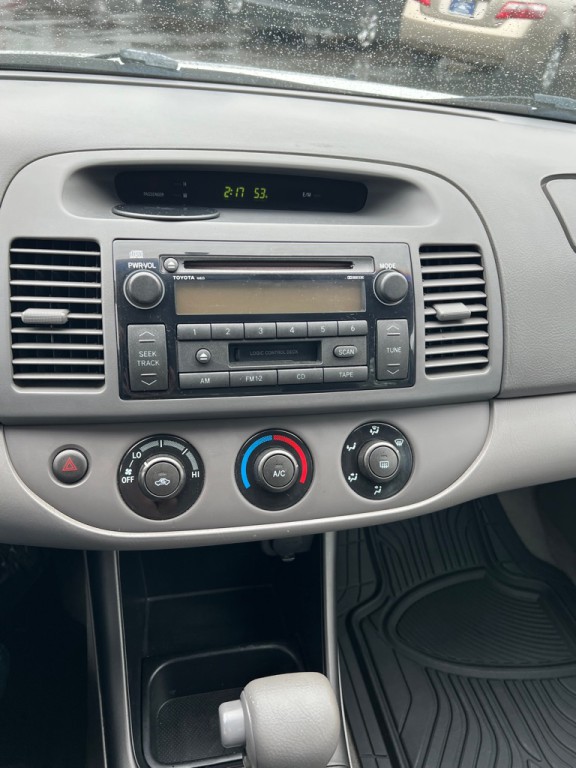 2003 Toyota Camry Image 19