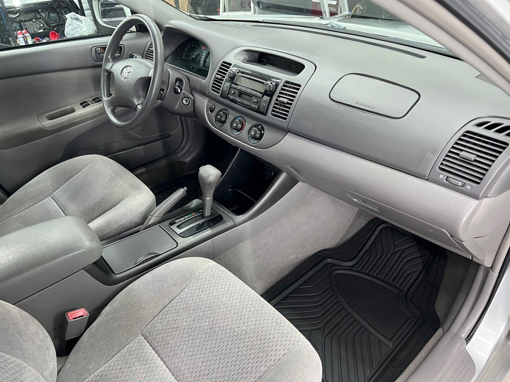 2003 Toyota Camry Image 25