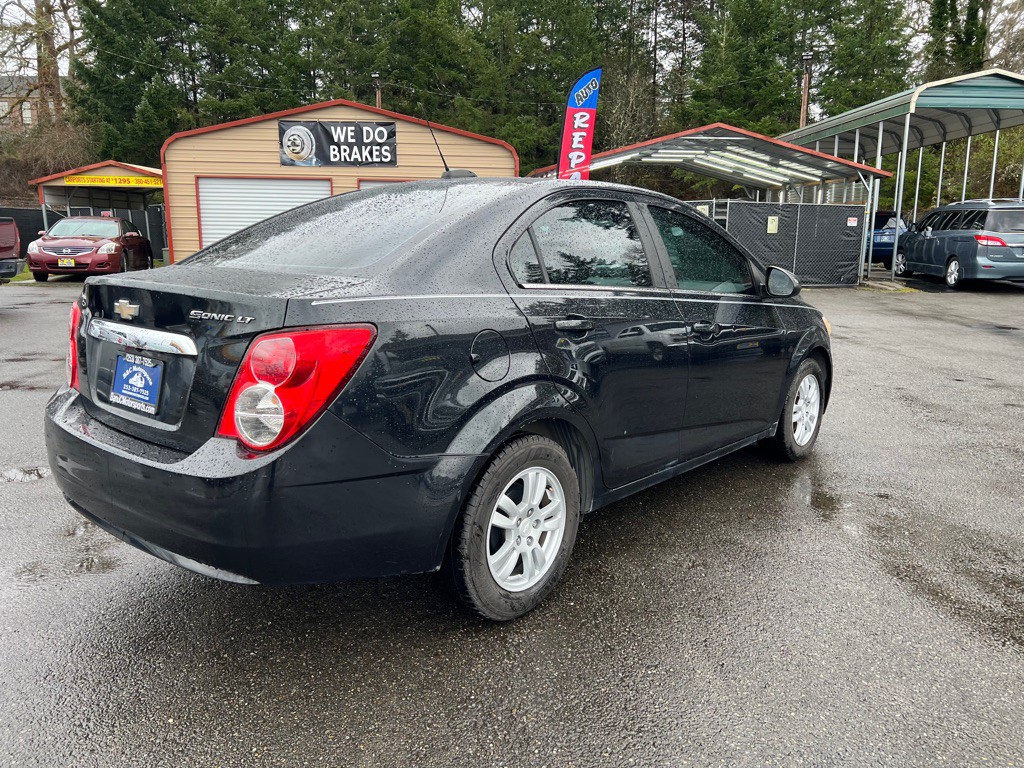 2015 Chevrolet Sonic Image 11