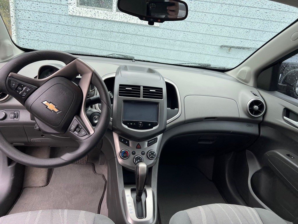 2015 Chevrolet Sonic Image 26