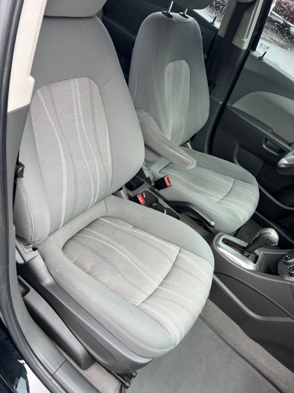 2015 Chevrolet Sonic Image 30