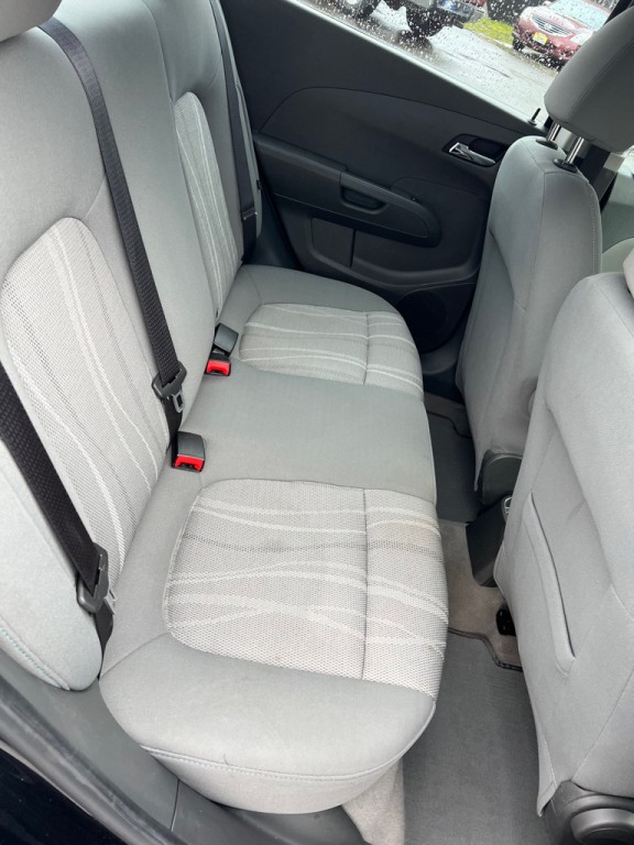 2015 Chevrolet Sonic Image 32