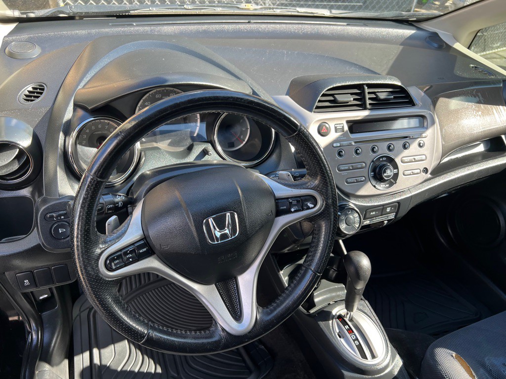 2013 Honda Fit Image 30