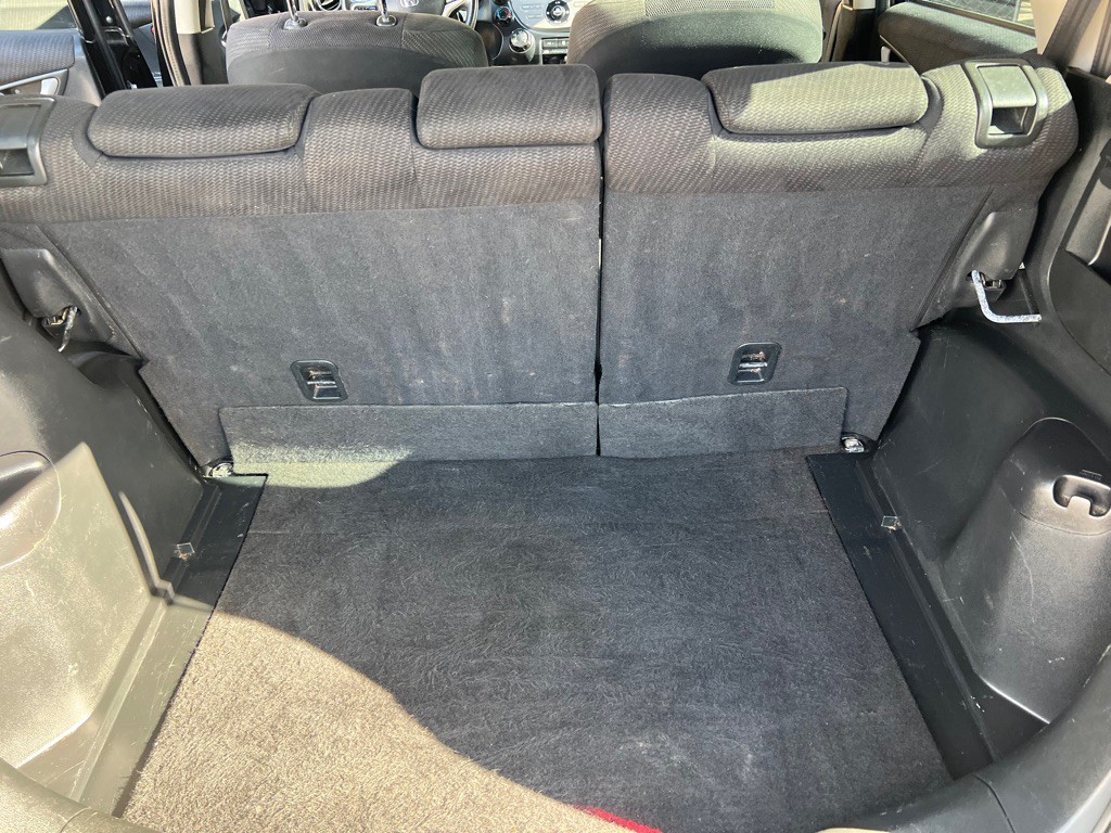 2013 Honda Fit Image 32