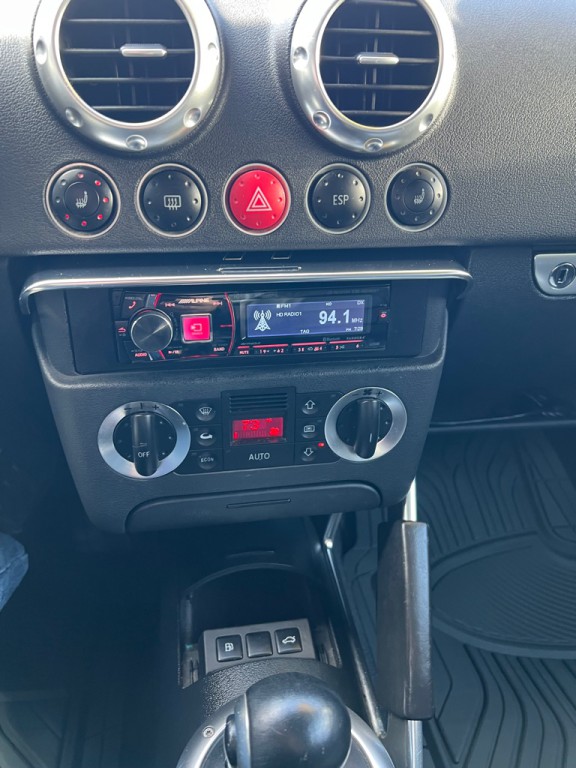 2003 Audi TT Image 24