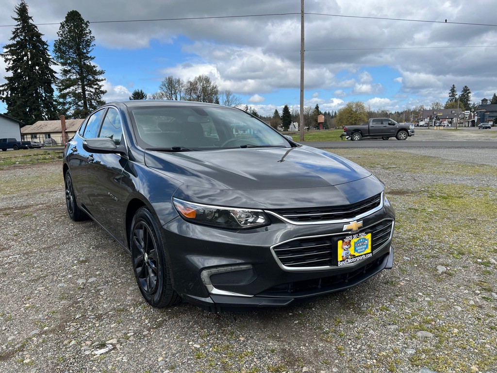2016 Chevrolet Malibu Image 2