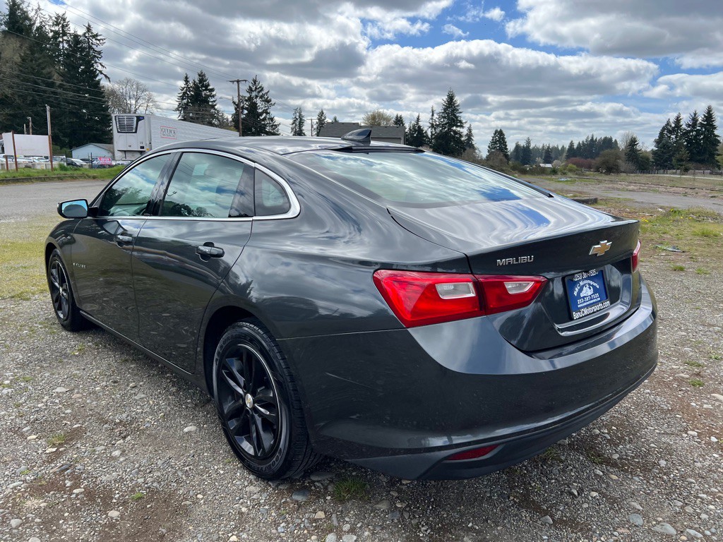 2016 Chevrolet Malibu Image 13
