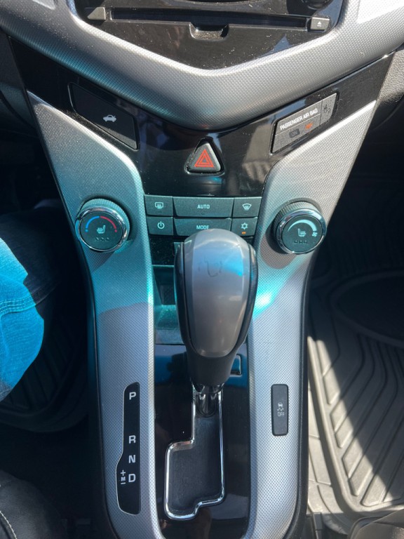 2015 Chevrolet Cruze Image 16