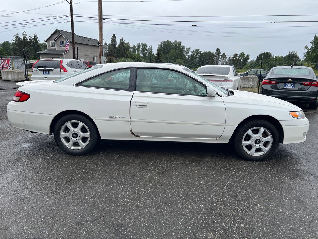 2000 Toyota Camry Image 9