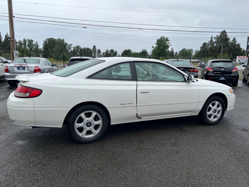 2000 Toyota Camry Image 10