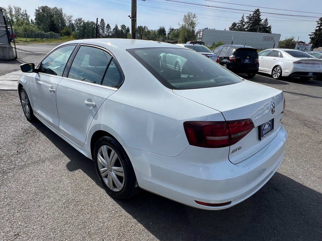 2017 Volkswagen Jetta Image 4