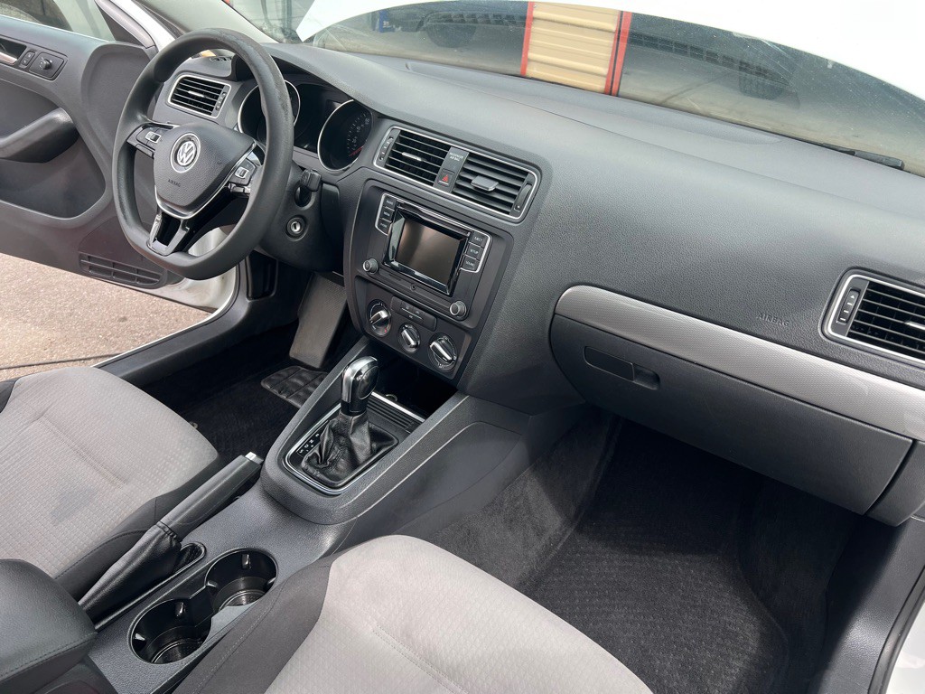 2017 Volkswagen Jetta Image 26
