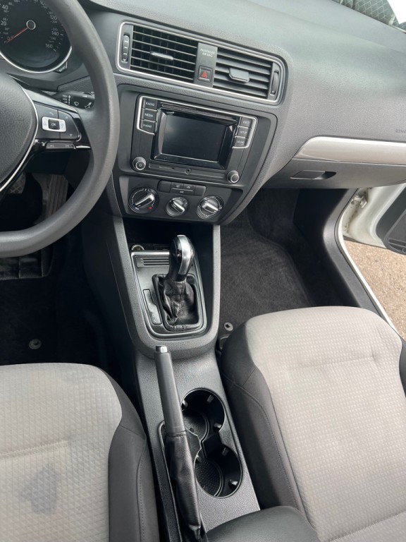 2017 Volkswagen Jetta Image 29