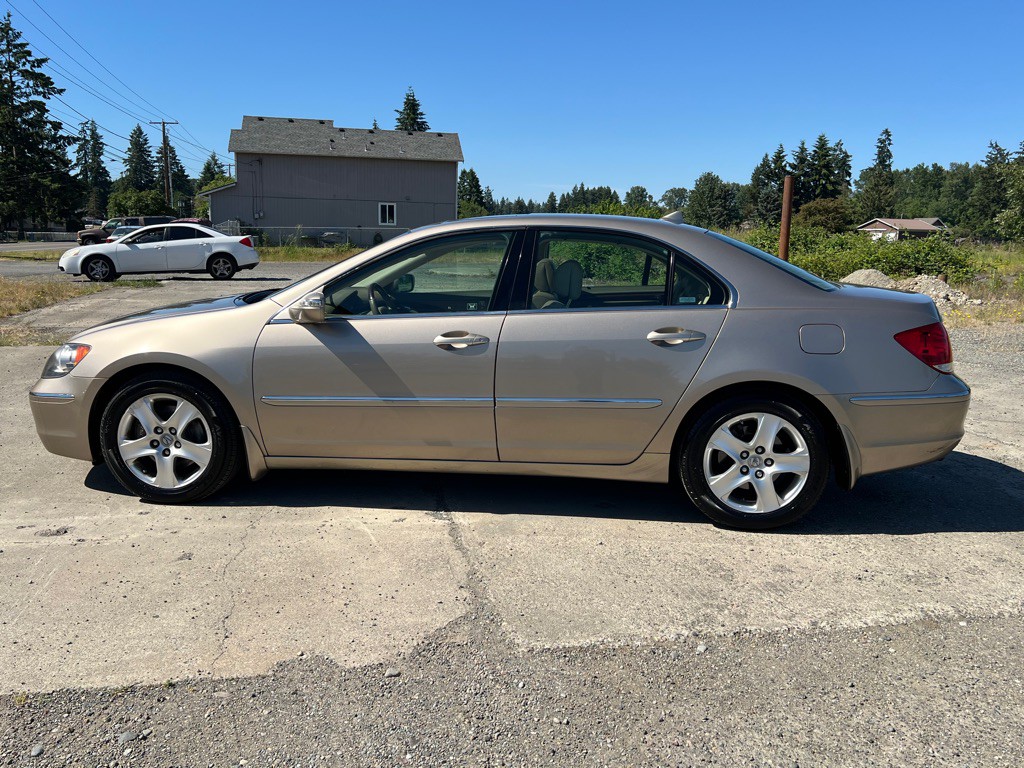 2005 Acura RL Image 10