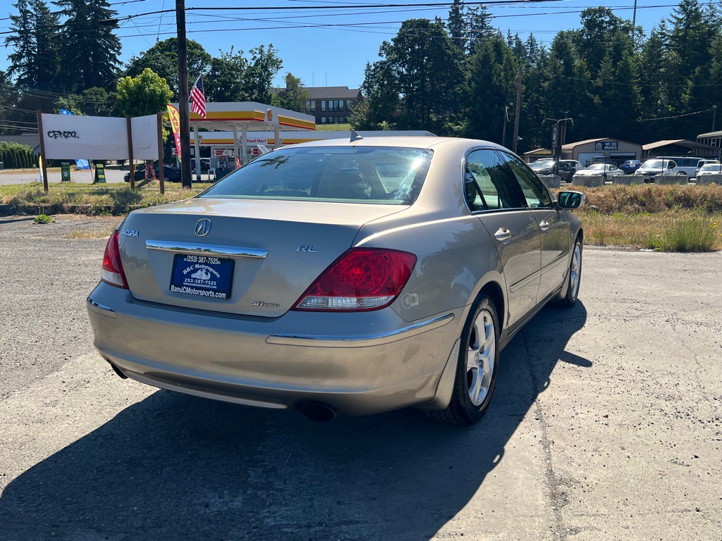 2005 Acura RL Image 16