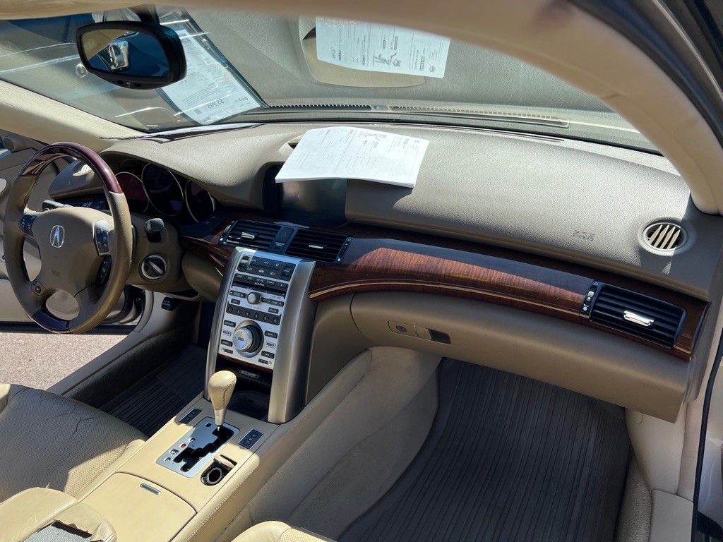 2005 Acura RL Image 27