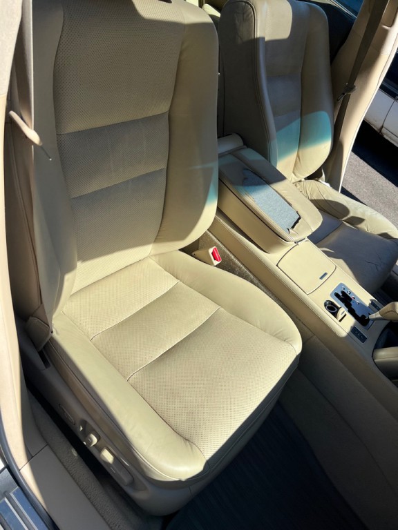 2005 Acura RL Image 28