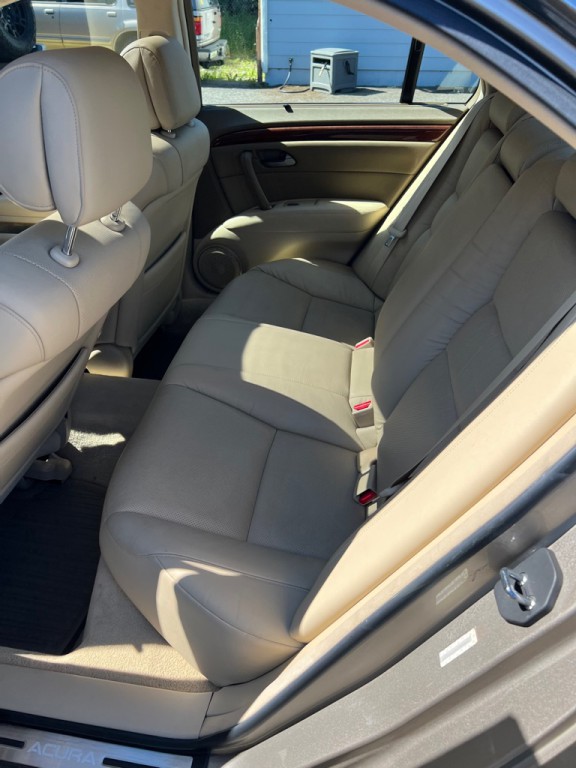 2005 Acura RL Image 31