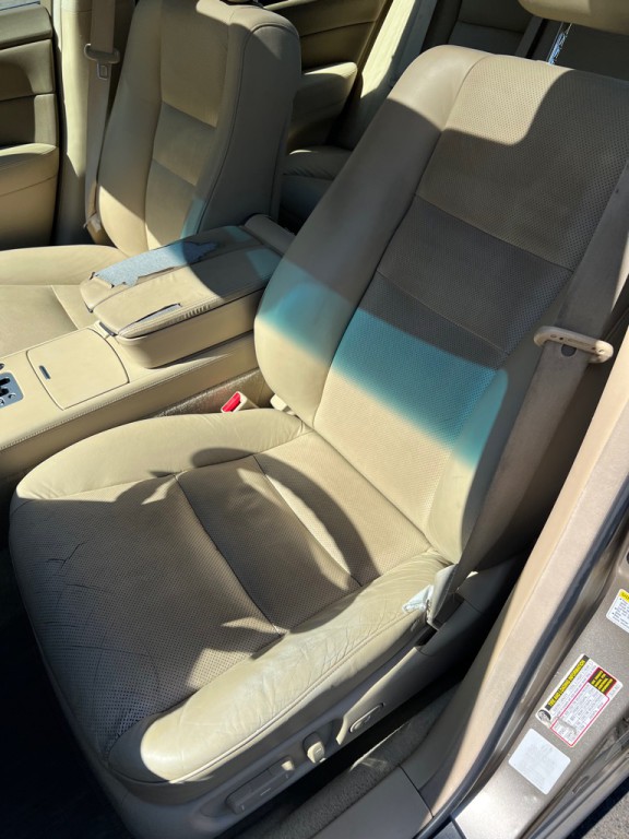2005 Acura RL Image 32