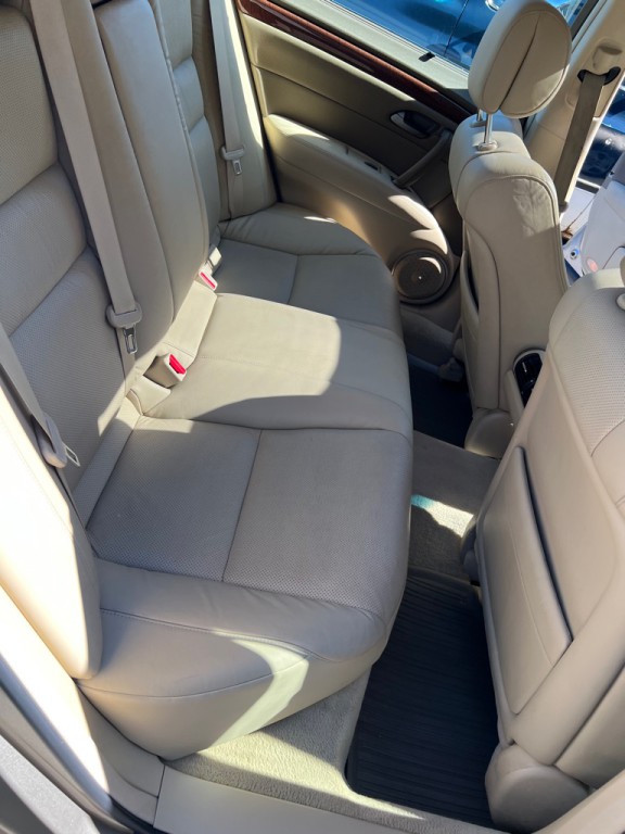 2005 Acura RL Image 33