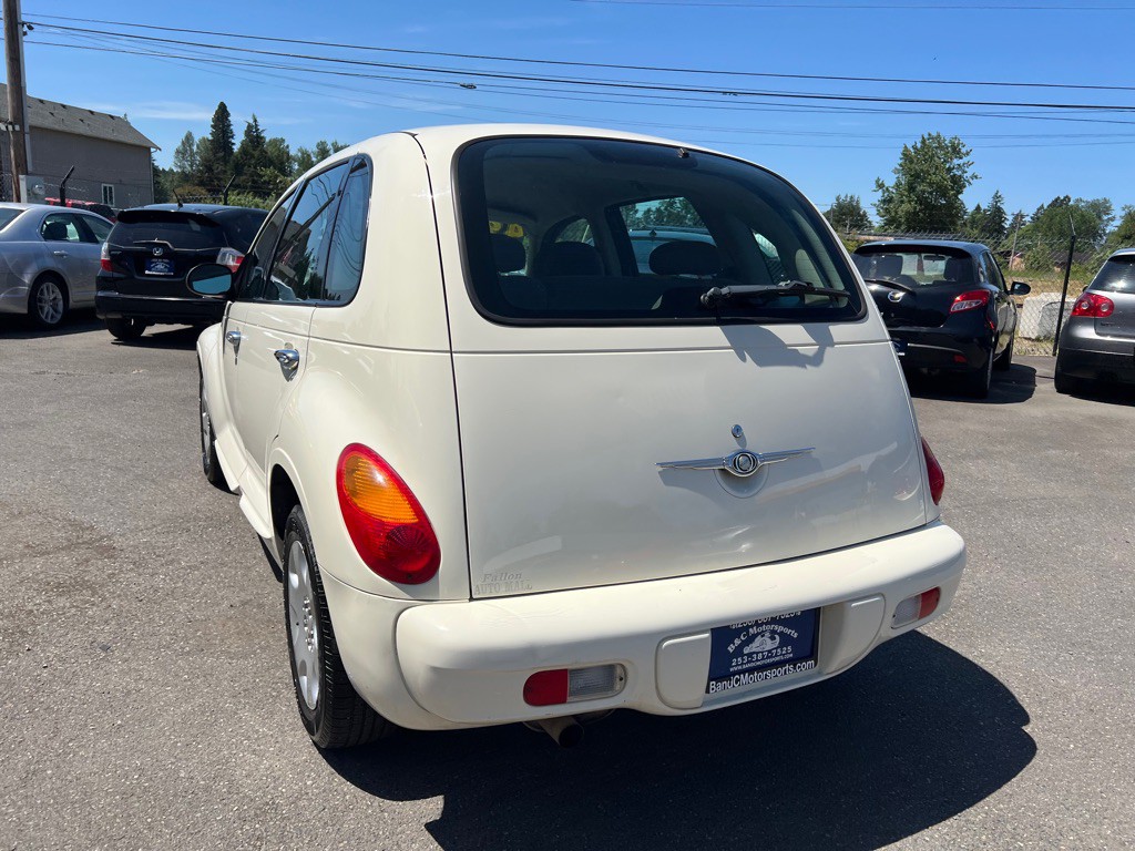 2004 Chrysler PT Cruiser Image 12