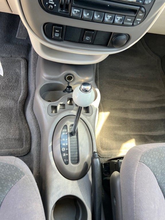 2004 Chrysler PT Cruiser Image 21