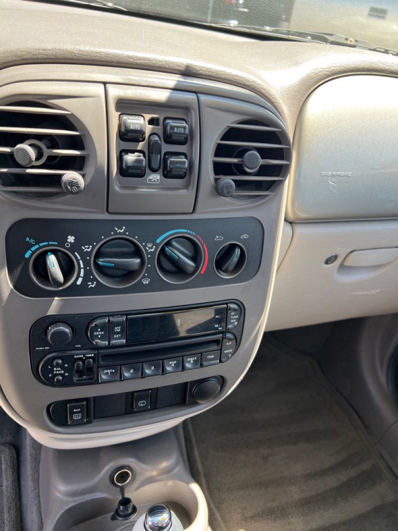 2004 Chrysler PT Cruiser Image 22