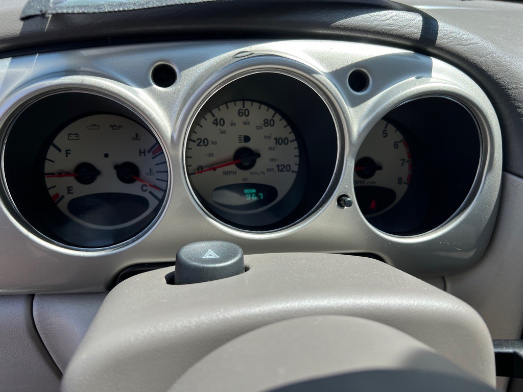 2004 Chrysler PT Cruiser Image 23