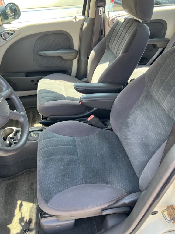 2004 Chrysler PT Cruiser Image 25