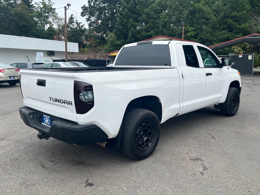 2016 Toyota Tundra Image 17