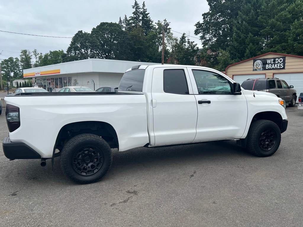 2016 Toyota Tundra Image 20