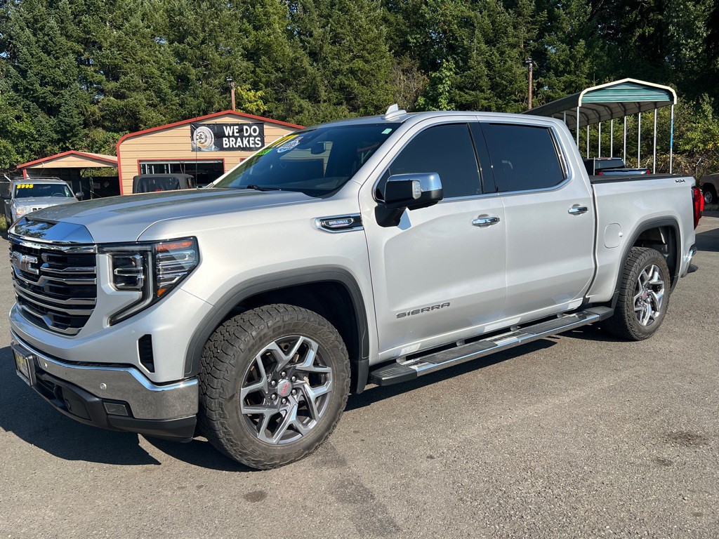 2022 GMC Sierra Image 2