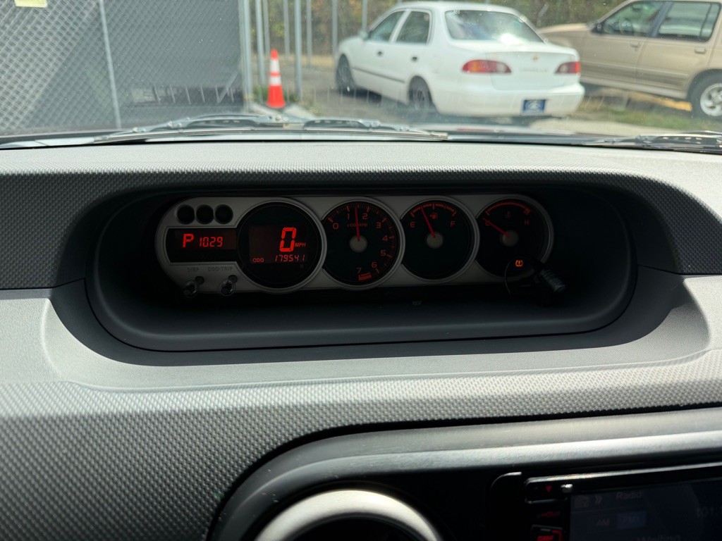 2009 Scion xB Image 2
