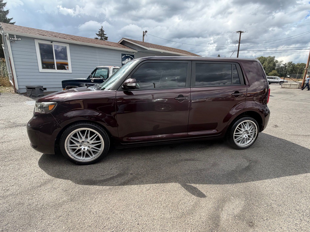 2009 Scion xB Image 28