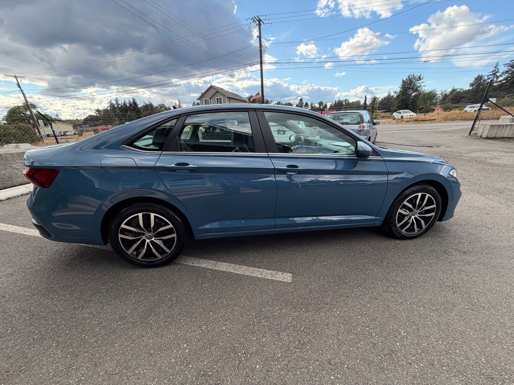 2025 Volkswagen Jetta Image 3