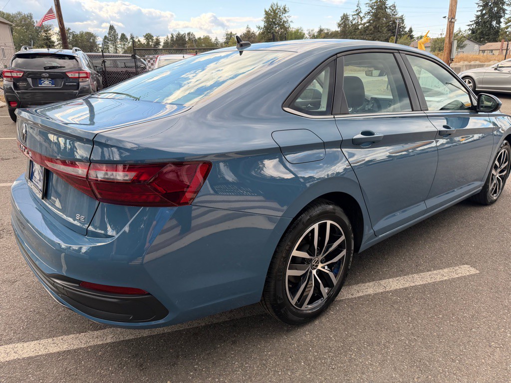 2025 Volkswagen Jetta Image 4