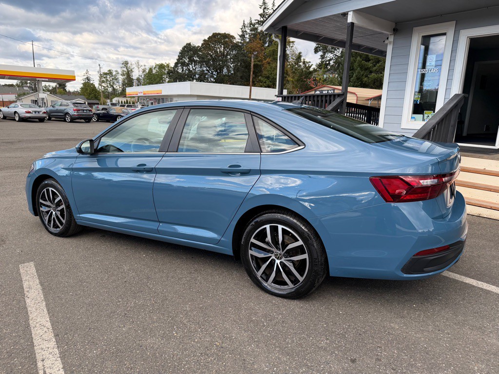 2025 Volkswagen Jetta Image 10