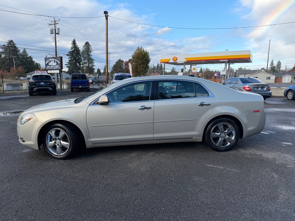 2012 Chevrolet Malibu Image 2