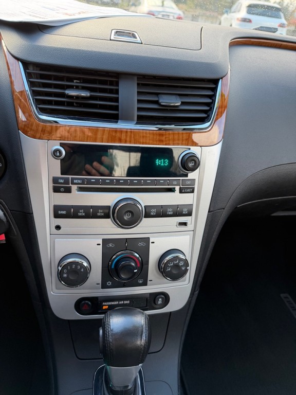 2012 Chevrolet Malibu Image 11