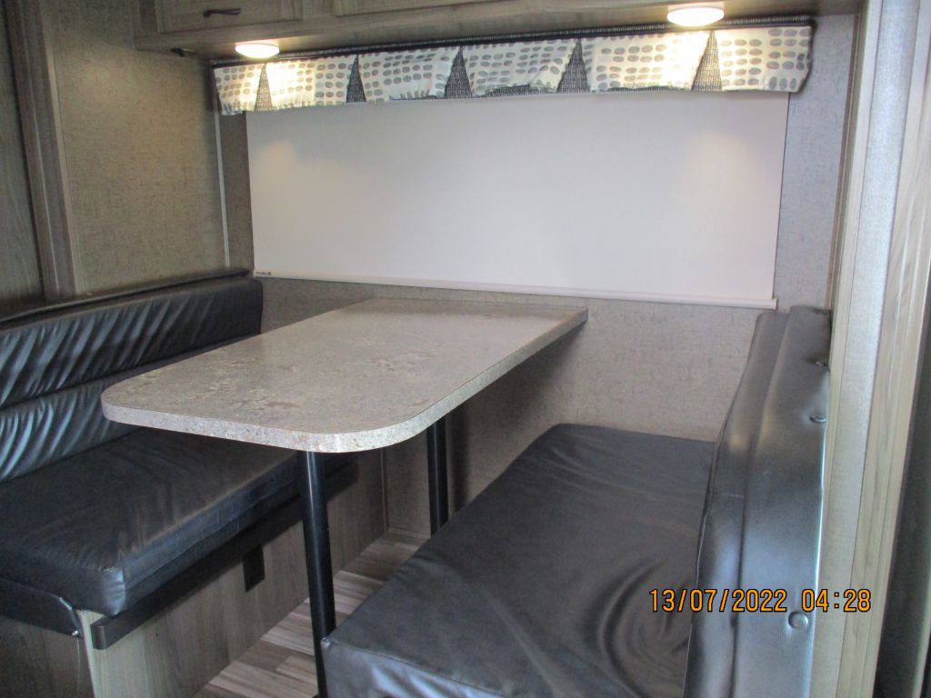 2016 Mercedes-Benz Sprinter Image 8