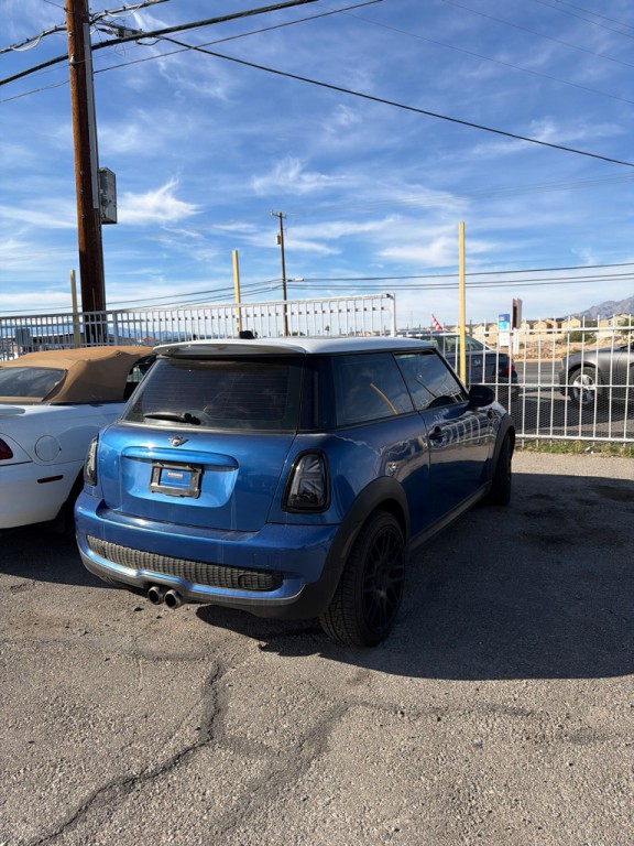2007 MINI Cooper Image 2