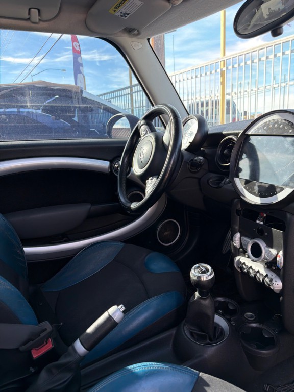 2007 MINI Cooper Image 3
