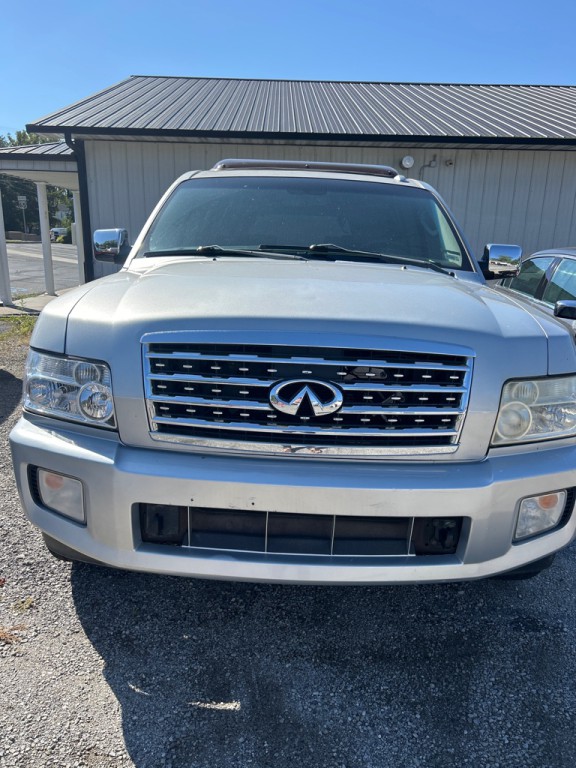 2009 INFINITI QX56 Image 1