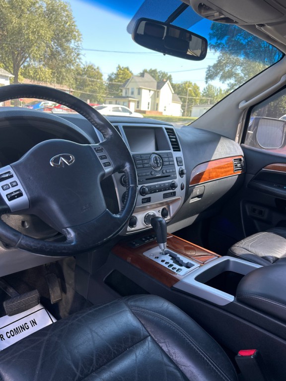 2009 INFINITI QX56 Image 5