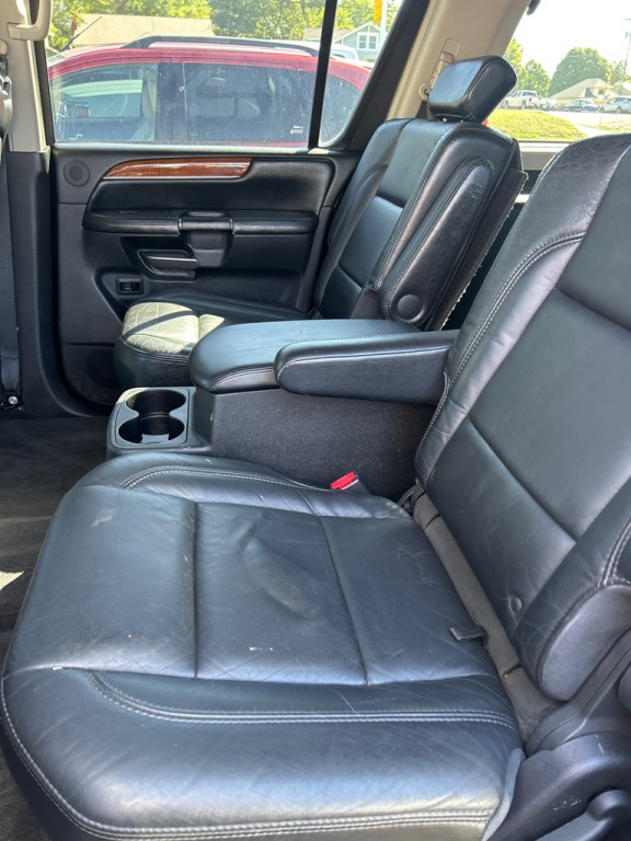 2009 INFINITI QX56 Image 7