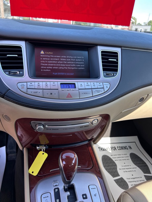 2012 Hyundai Genesis Image 7