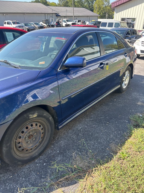 2010 Toyota Camry Image 2